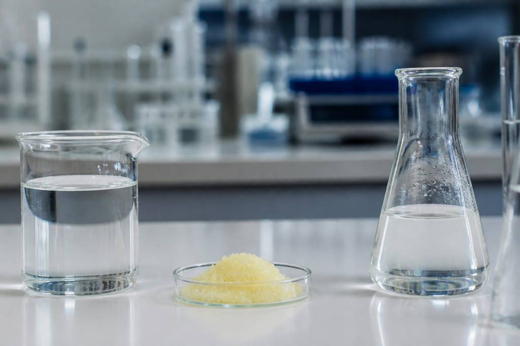 8-hydroxyquinoline sulphate in water treatment: health risks and filtration solutions